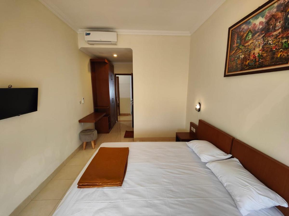Adiputra Guesthouse 2 By Homiq Ngabean Exteriör bild