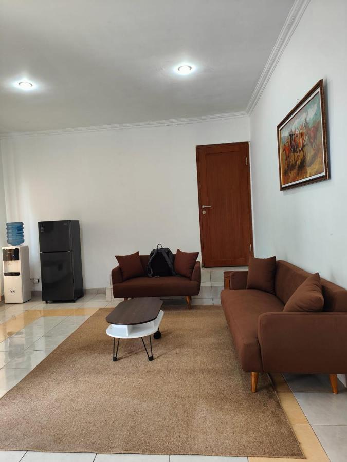 Adiputra Guesthouse 2 By Homiq Ngabean Exteriör bild