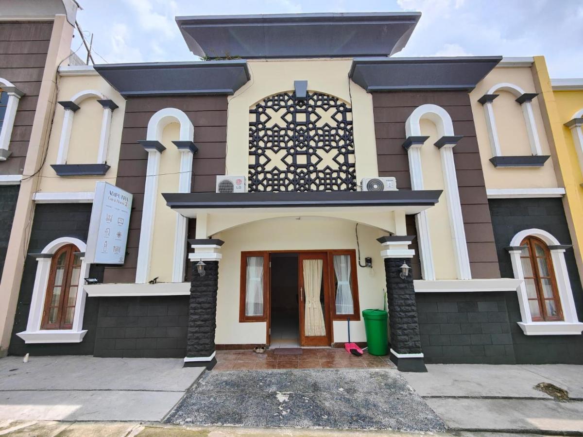 Adiputra Guesthouse 2 By Homiq Ngabean Exteriör bild